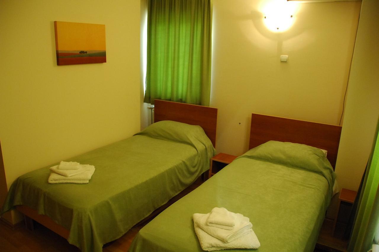 Villa Nevenka Rooms Belgrad Oda fotoğraf